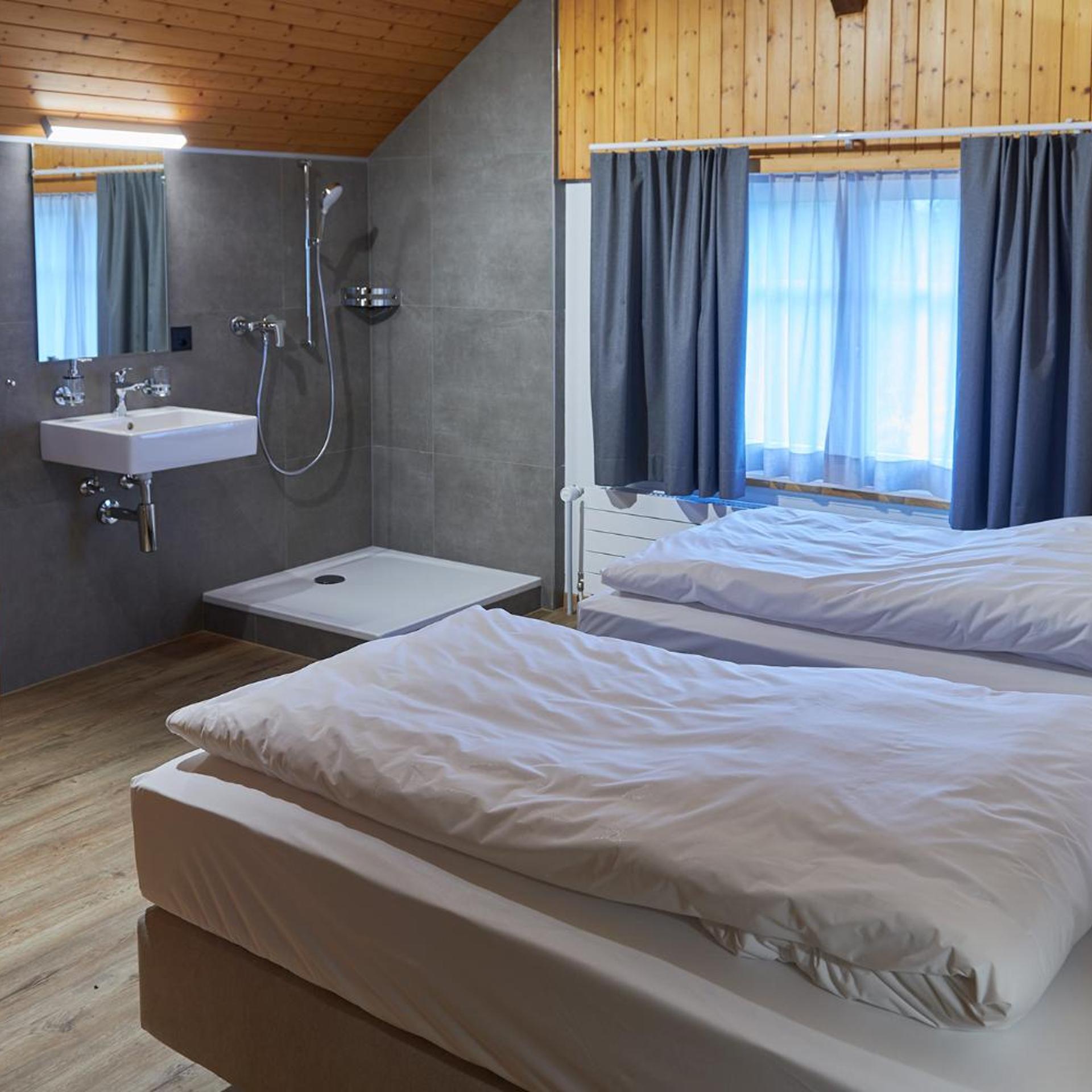 غرفة قياسية بسرير مزدوج، Hotel Jager Jeuss - Murten - Self-Check-in 3/6