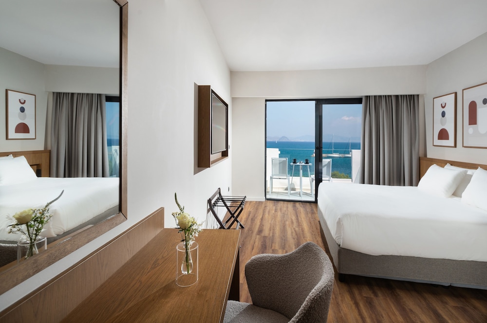 ROOM, DOUBLE BED, SEA VIEW