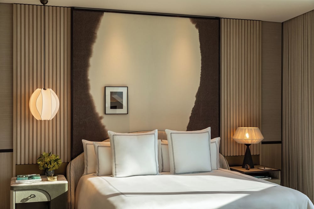 Manor, Suite, King Bed