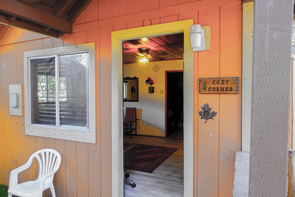 Sleepy Hollow Cabins and Hotel 11/50