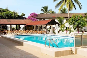 Bungalow Beach Hotel in SERREKUNDA