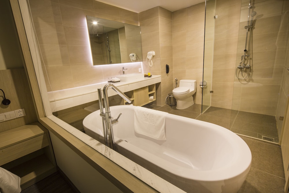 Stella Maris Nha Trang Hotel 79/82