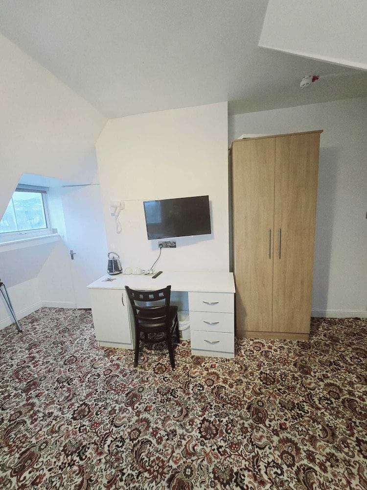 Kingswood Hotel 21/25