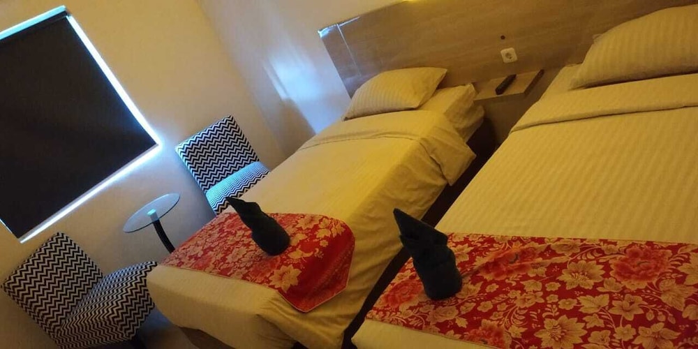 Mel's Inn Manado 10/15