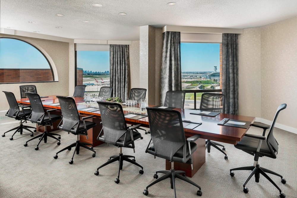 The Westin Toronto Airport 40/44