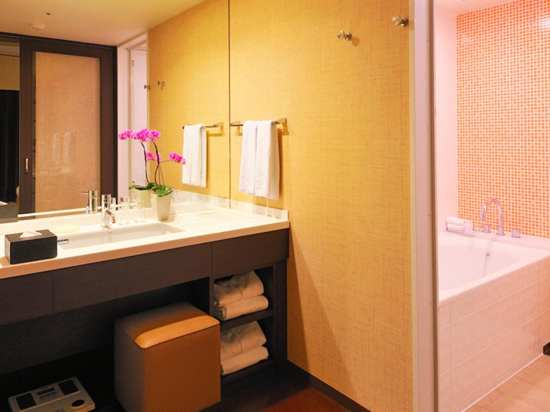 غرفة سوبيريور للمدخنين، Loisir Hotel and Spa Tower Naha 8/9