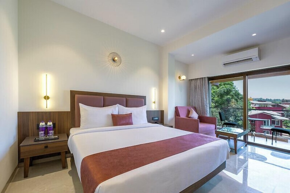Orchid, Deluxe, King Bed, Sofa