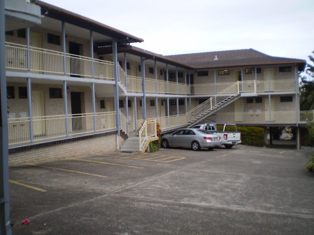 Excelsior Motor Inn 2/42