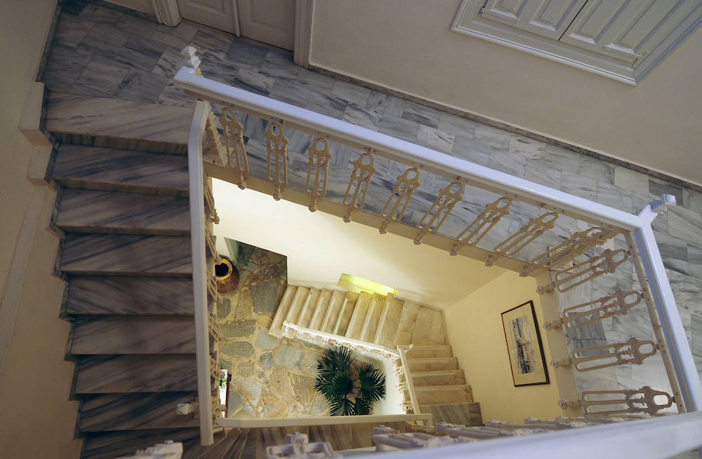 Hotel Omiros in SYROS