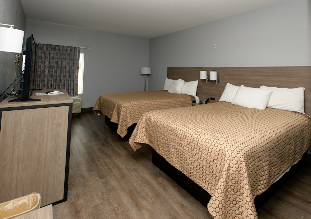 Home Town Inn Ringgold 27/55
