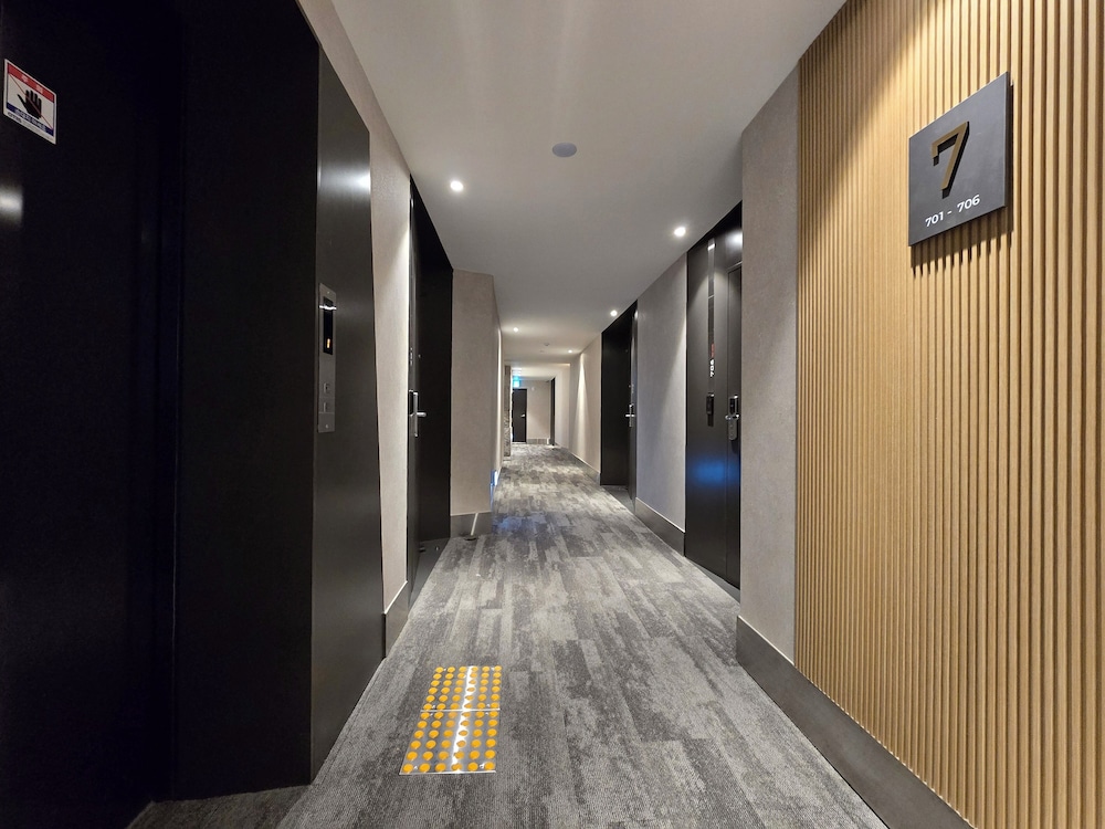 Tria Hotel 56/62
