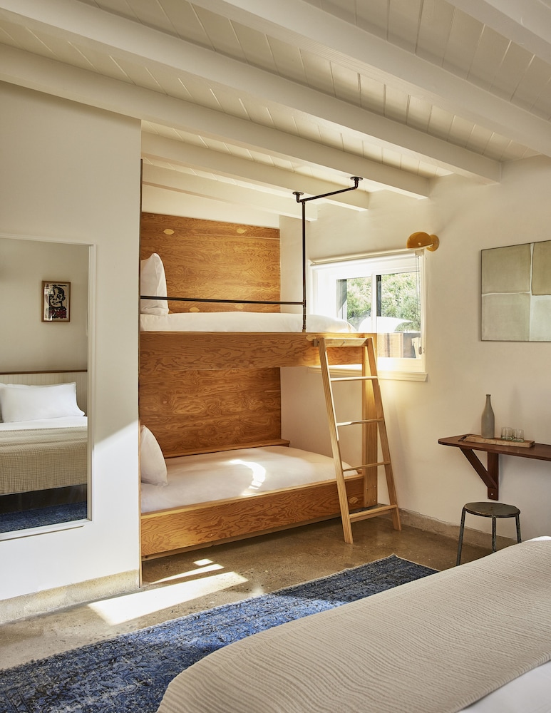 Hotel June Malibu 37/52