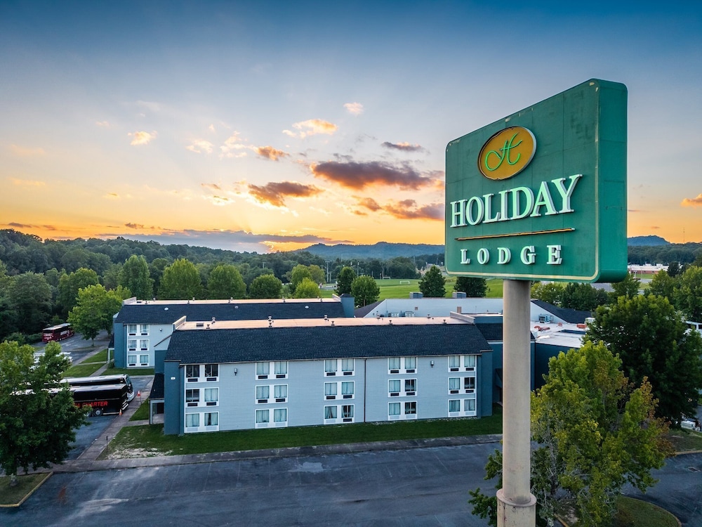 Holiday Lodge Hotel &amp; Conference Center 3/50