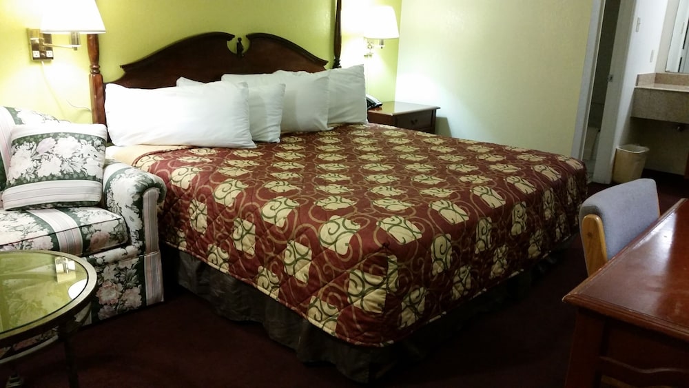 Americas Best Value Inn San Marcos 32/50