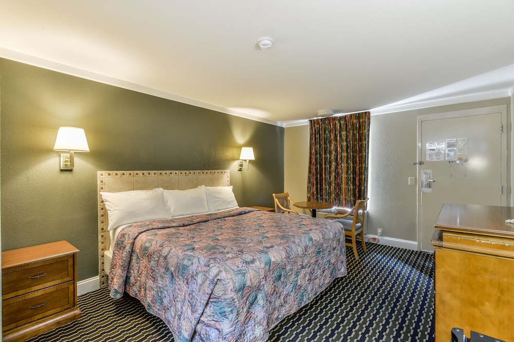 Standard, King Bed