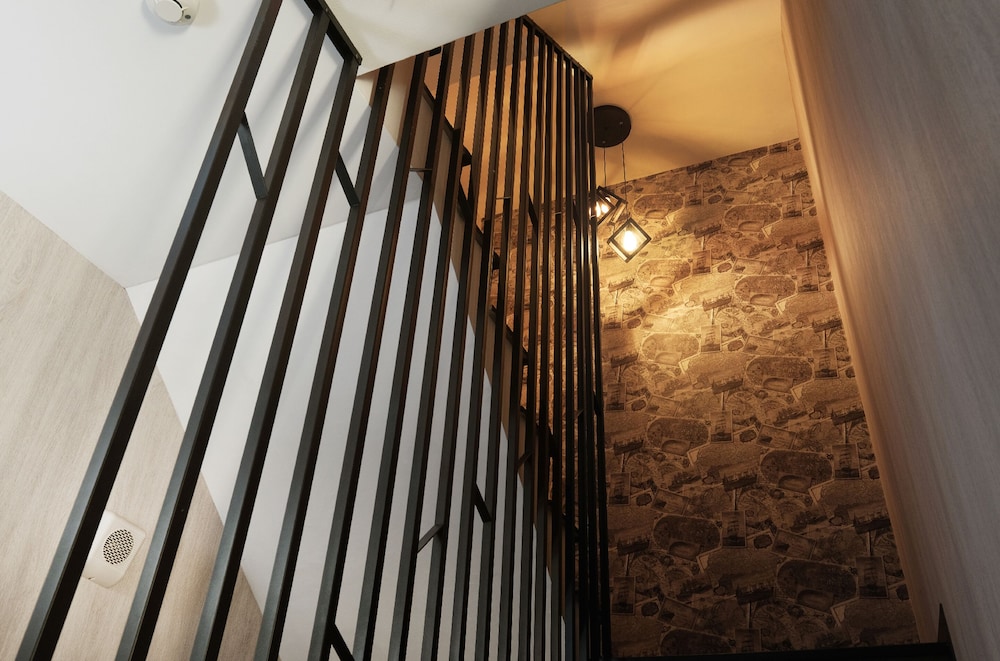 JOURNEY HOSTEL 40/68