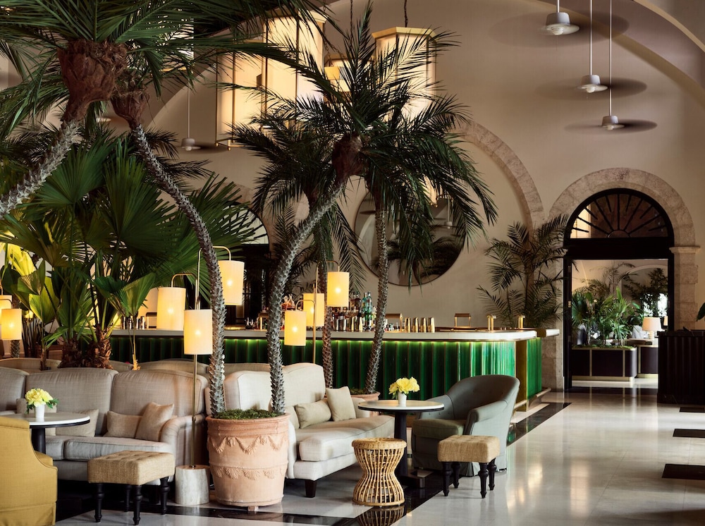 Four Seasons Hotel At The Surf Club 5/56
