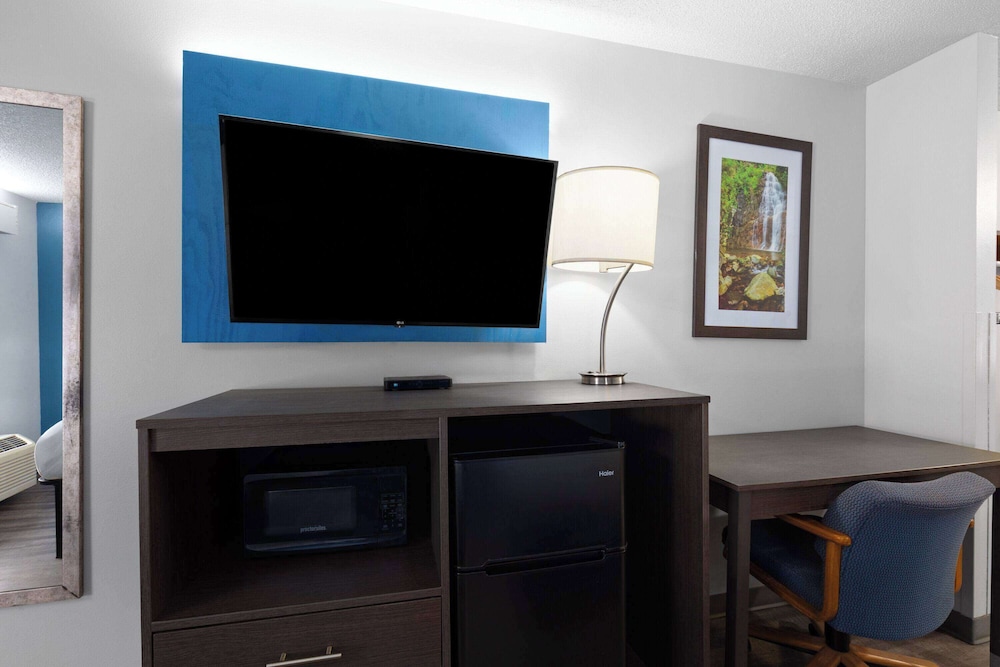 Baymont by Wyndham Selma 33/44