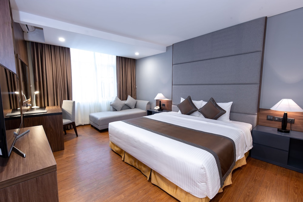 EXECUTIVE, SUITE