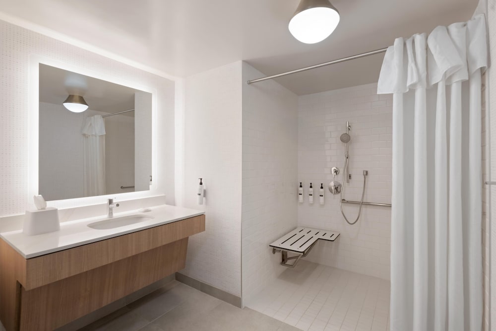 1 Bedroom, Suite, 2 Queen Beds, Accessible