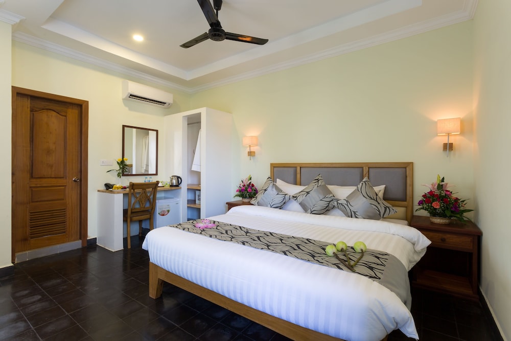 DELUXE, DOUBLE BED, CITY VIEW, BALCONY