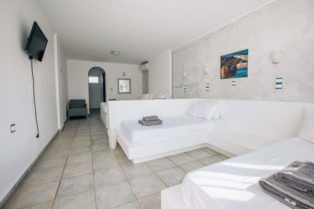 Lagada Beach Hotel 20/65