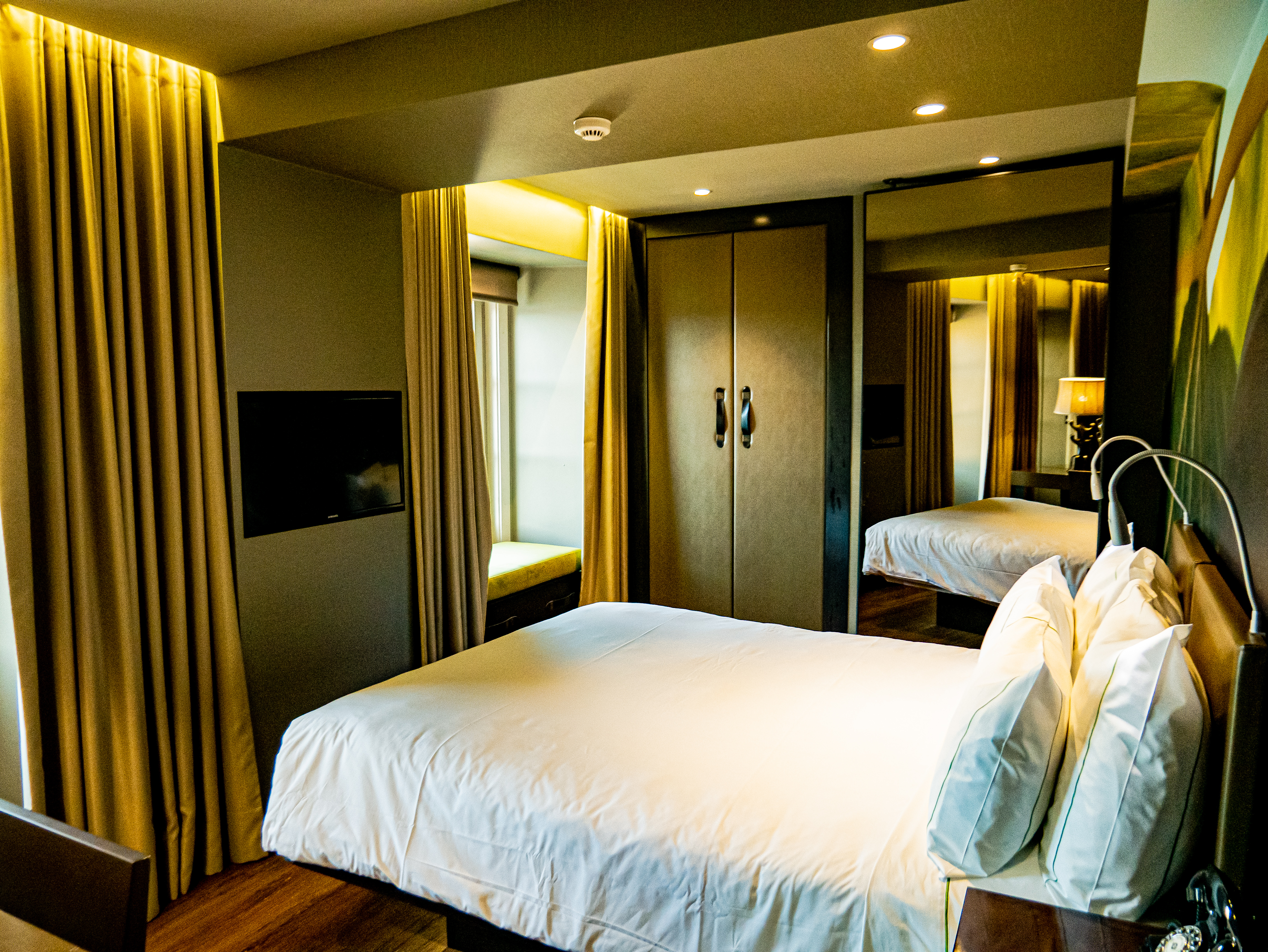 Deluxe, Double Bed