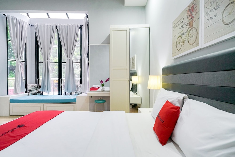 Reddoorz Premium Near Rs Pondok Indah 20/46