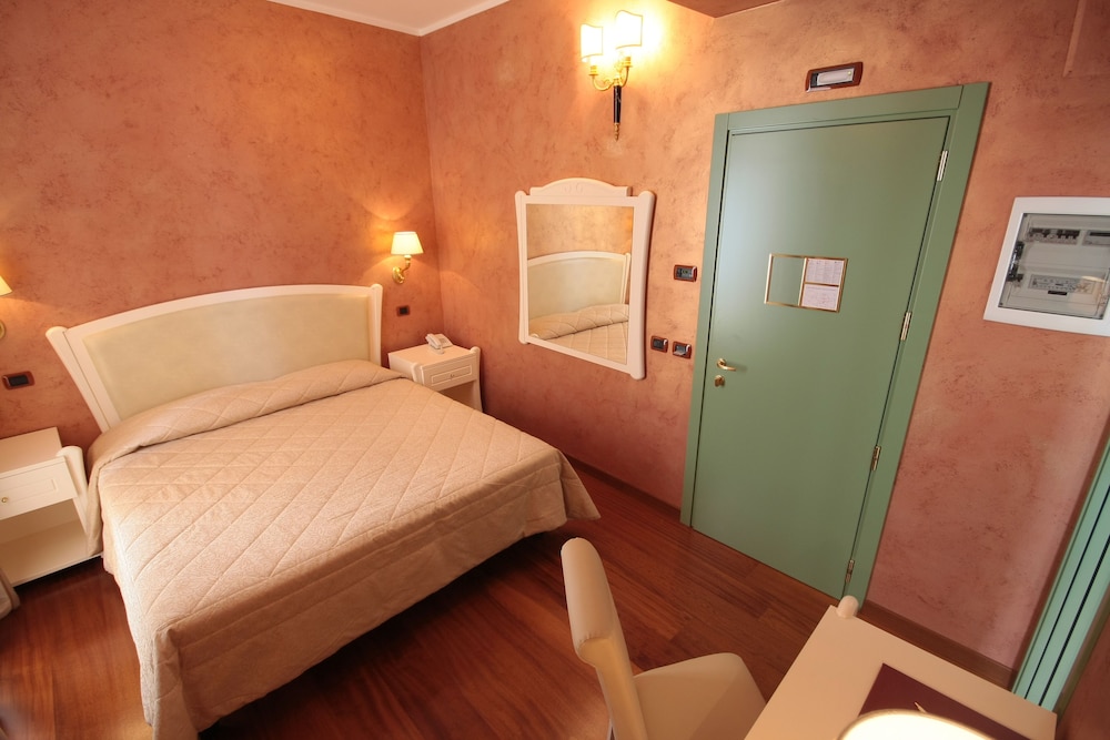 Hotel Rojan 13/43