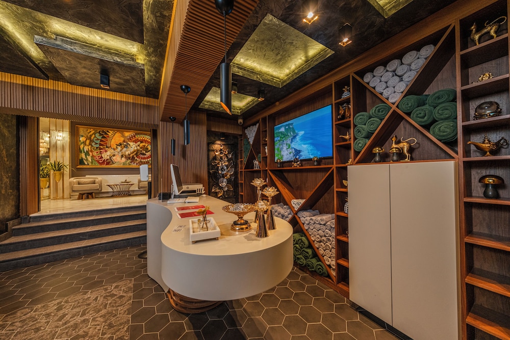 MQ Hotel Suites 45/60