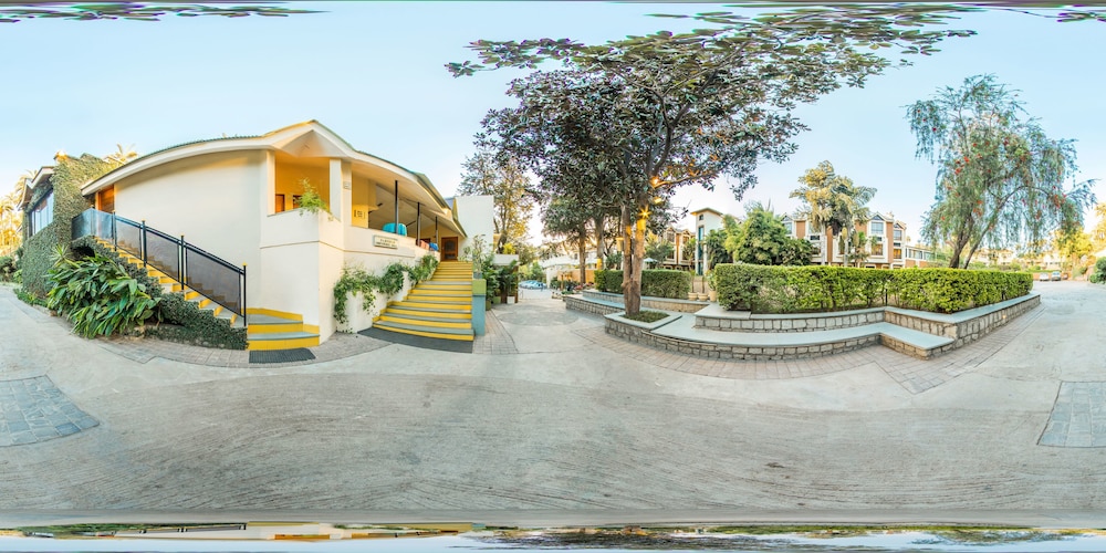 Hotel Hilltone 37/50