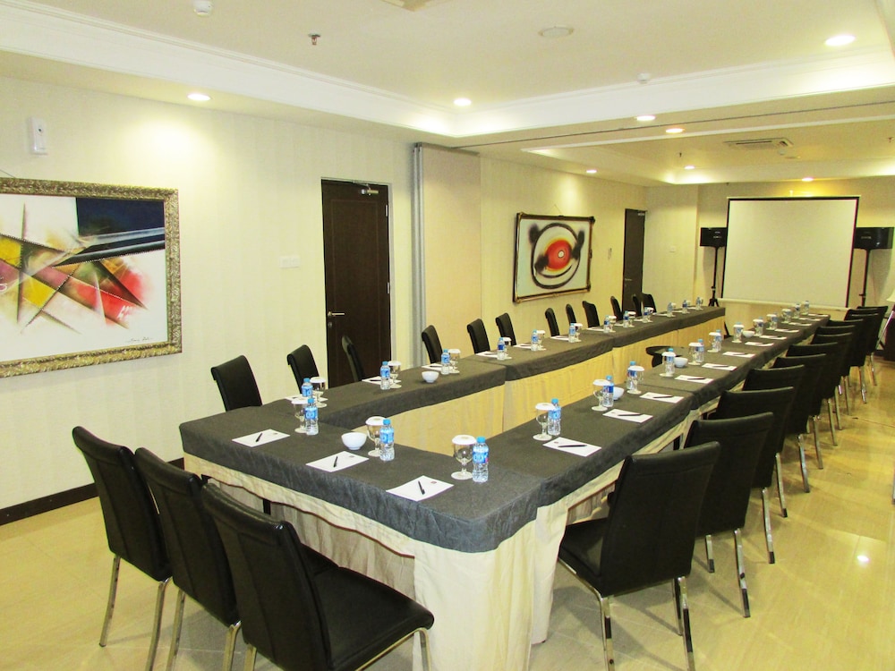 D prima Hotel Mega Kuningan (Ex GP Hotel Mega Kuningan) 43/53