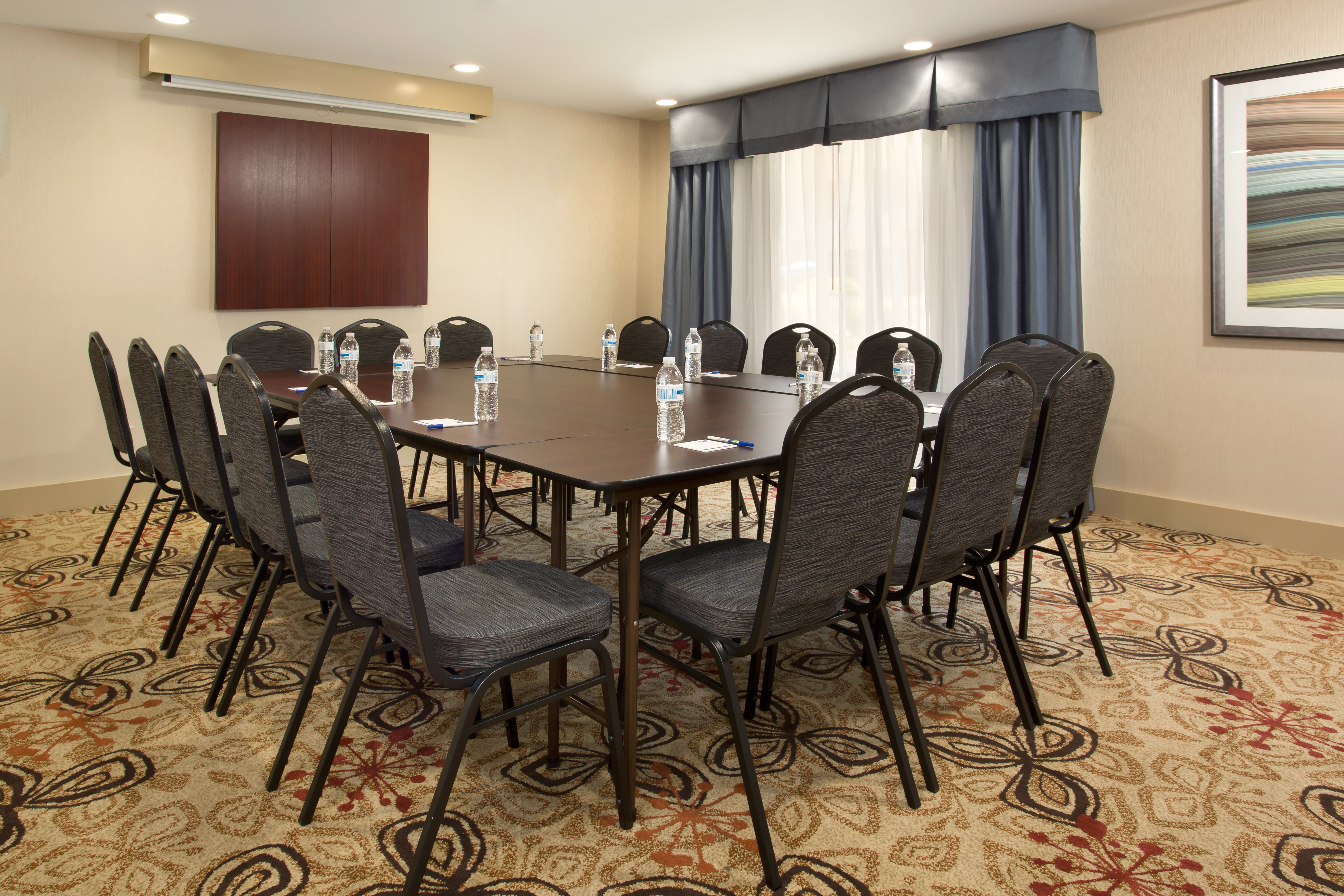 Holiday Inn Express Berea 36/44