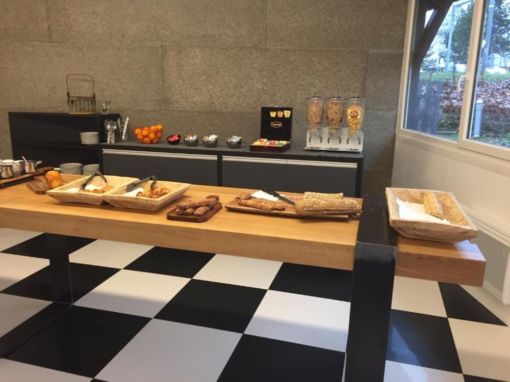 Enzo Hotels Trappes by Kyriad Direct 8/50