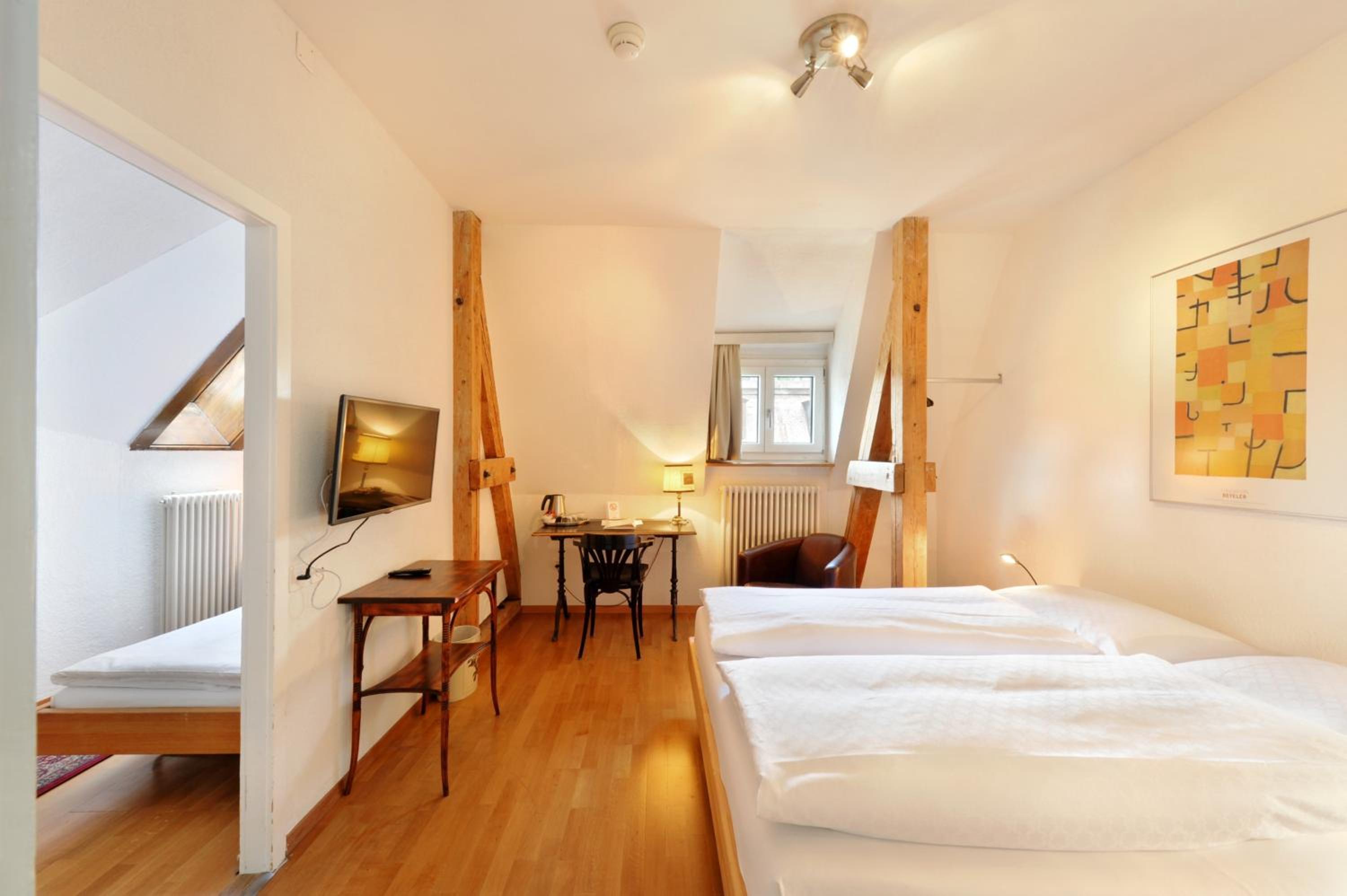 ROOM, TRIPLE