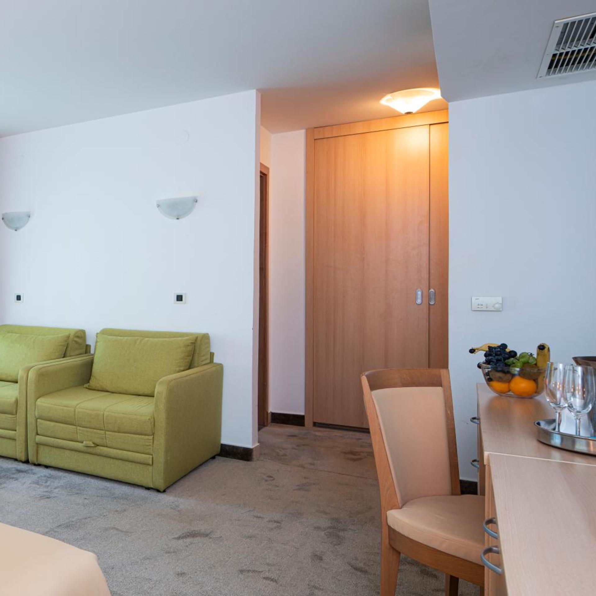 Flores Hotel 38/57