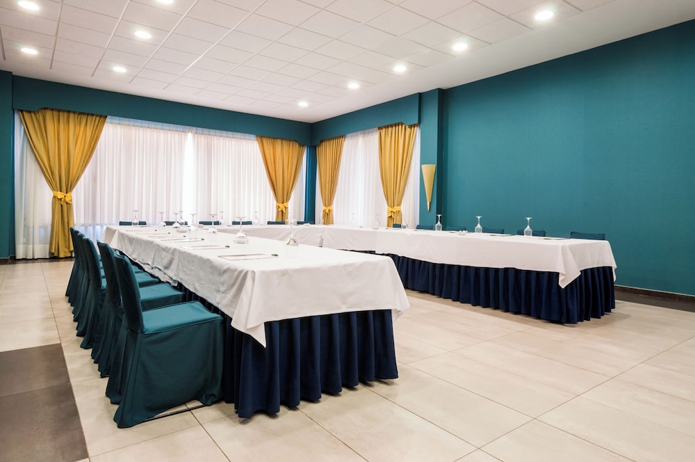 Hotel Ciudad de Alcaniz 43/50