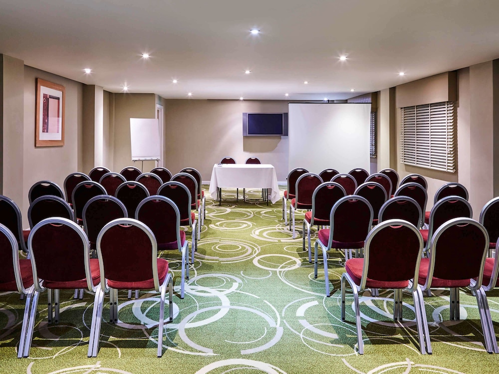 Mercure Newbury West Grange Hotel 53/72