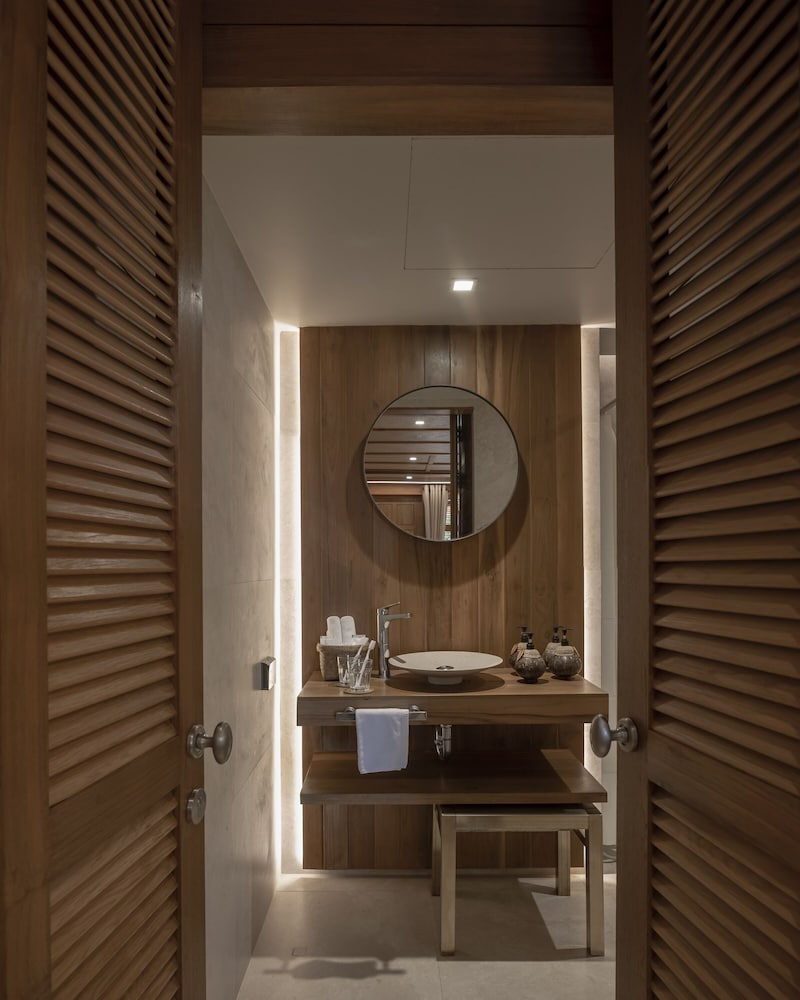 THE SPA RESORT 8/50