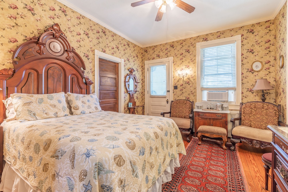 Captain Mey's Inn 16/55