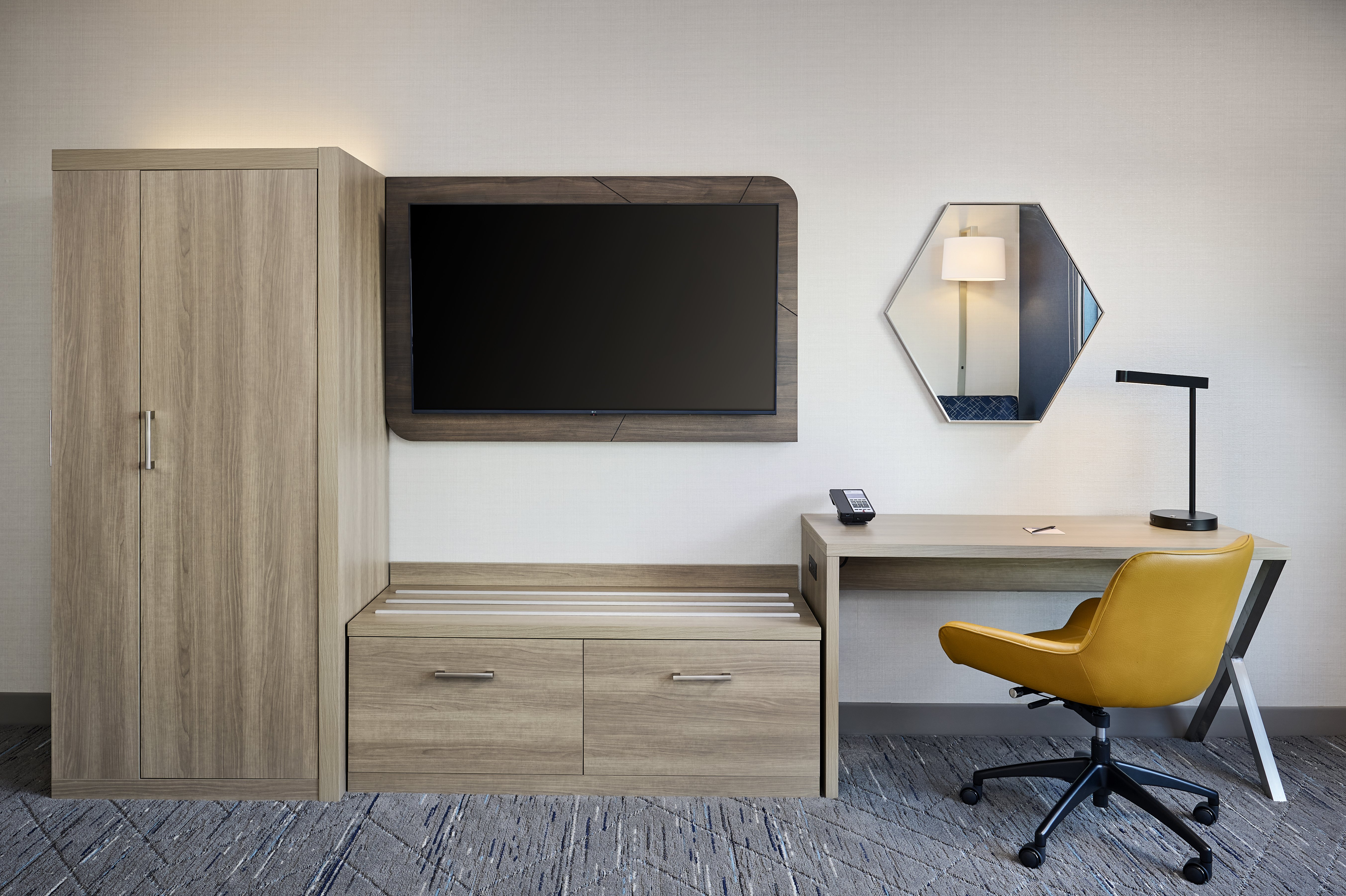 Holiday Inn Express and Suites Kitchener Southeast by IHG 48/64