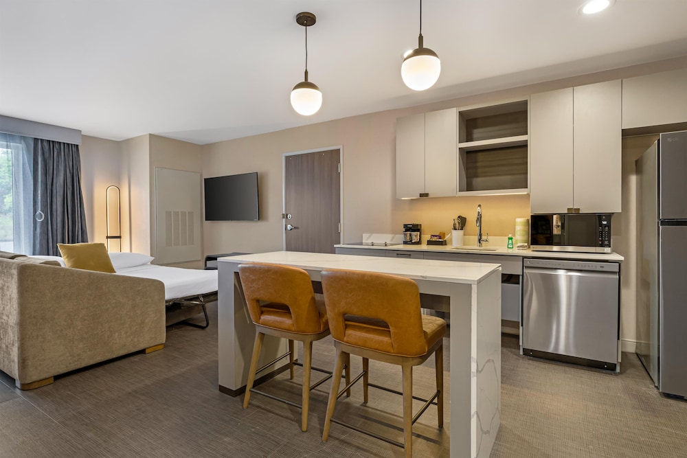 Homewood Suites by Hilton Walker Grand Rapids North 38/56