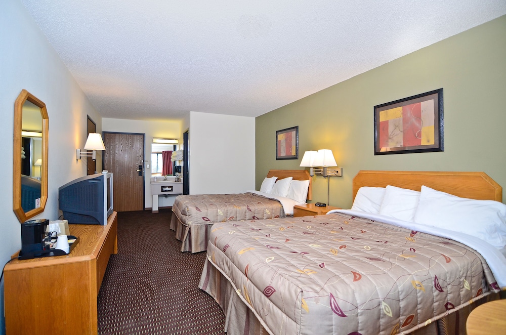 Super 8 by Wyndham Hayward WI 30/60