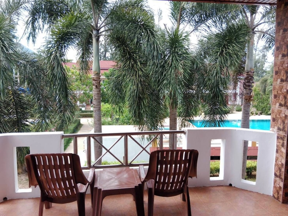 D.R. Lanta Bay Resort 53/71