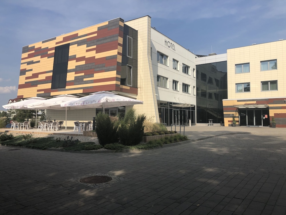 Grape Town Hotel 2/50