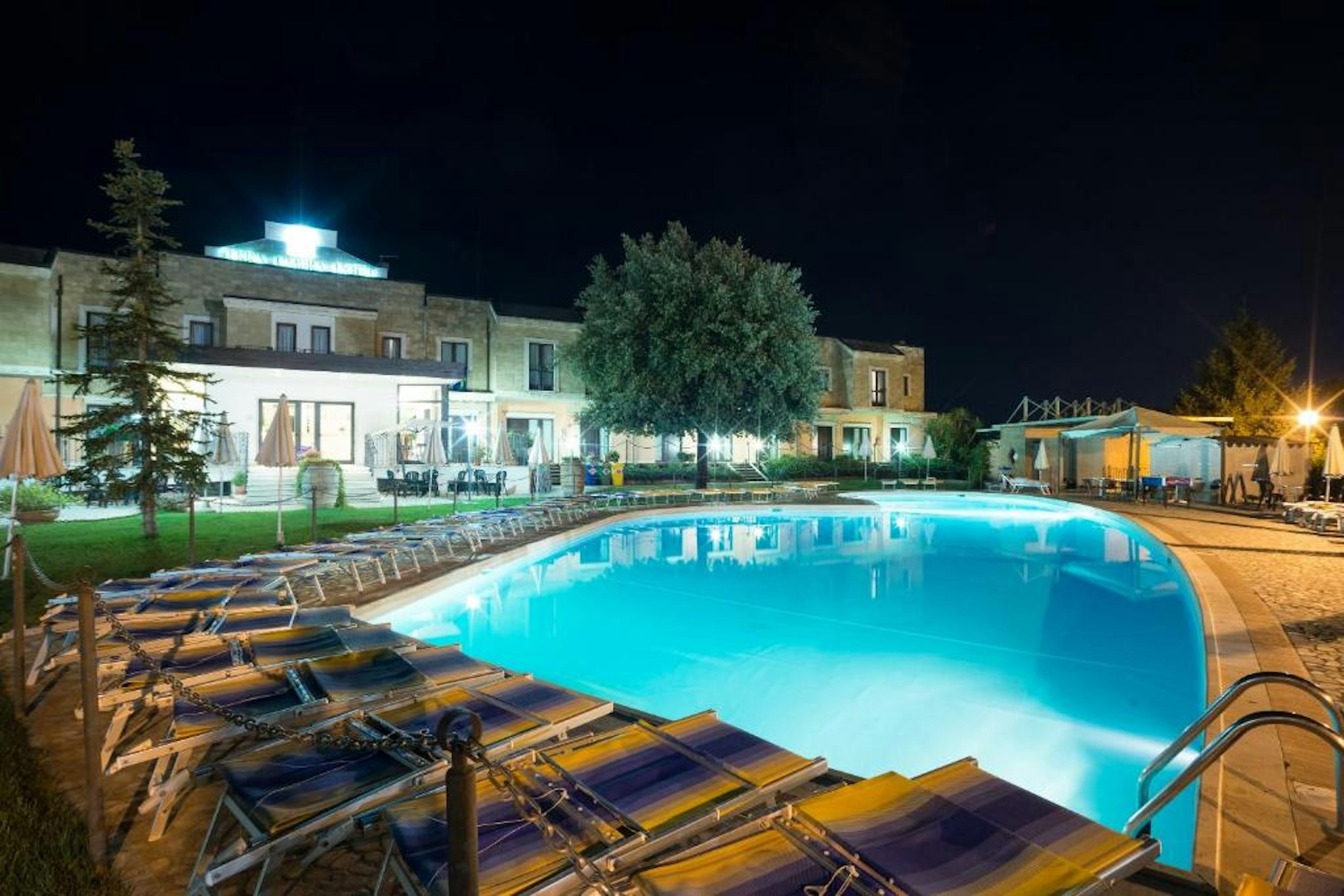 Terra Umbra Hotel 28/29