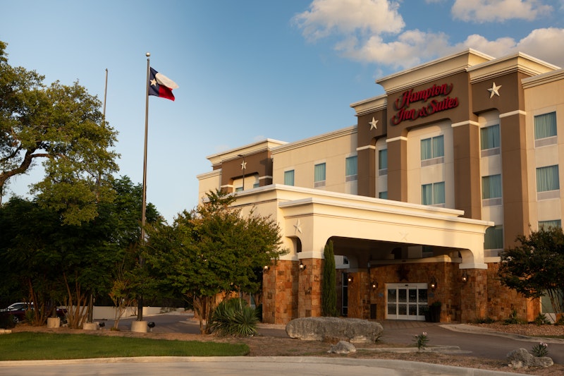Hampton Inn Suites Boerne 56/63