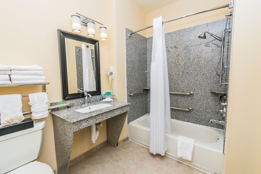 Holiday Inn Express & Suites Houston Space Ctr - Clear Lake 50/50