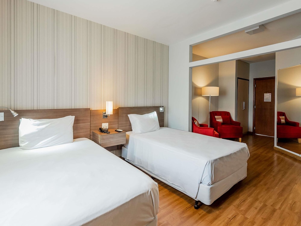 APARTMENT, TWIN BEDS