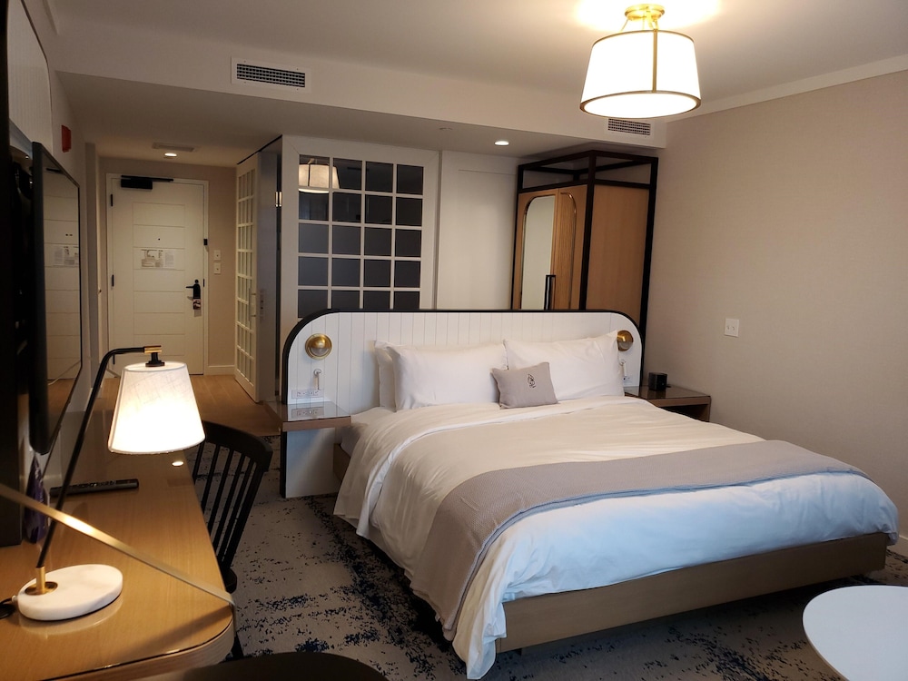 The Brenton Hotel 40/40